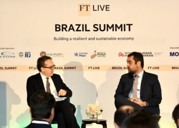 Claúdio Castro no Financial Times em Nova Iorque, reforçou a importância da governança digital para fortalecer negócios do Estado do Rio