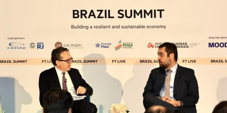 Claúdio Castro no Financial Times em Nova Iorque, reforçou a importância da governança digital para fortalecer negócios do Estado do Rio