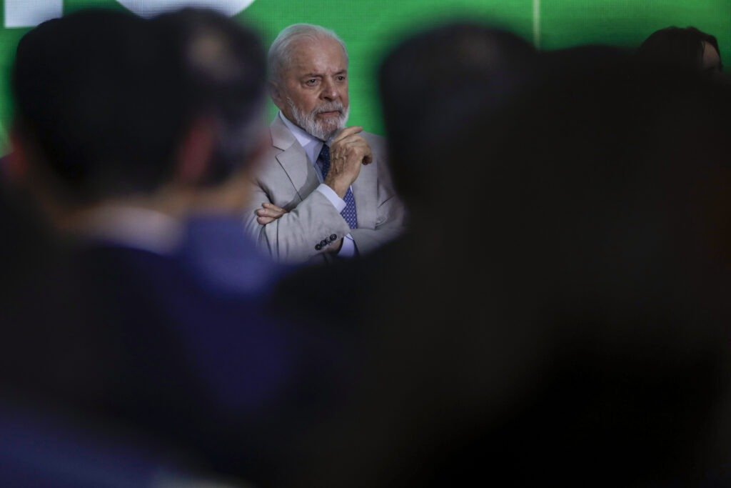 TSE pune parlamentares que associaram Lula ao satanismo nas eleições