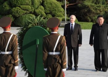 Giro Internacional destaca o encontro de Putin e o líder norte-coreano