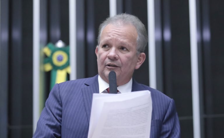 Discussão e votação de propostas. Dep. André Figueiredo (PDT - CE)