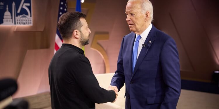 Em reunião da Otan, países prometem apoio à Ucrânia contra Rússia Em reunião da Otan, países prometem apoio à Ucrânia contra Rússia