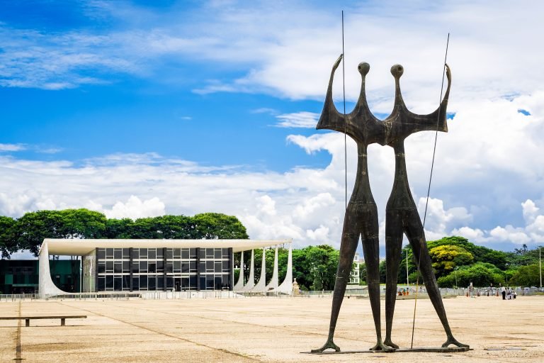 Brasília - monumentos e prédios públicos - Fachada do Supremo Tribunal Federal - STF - Justiça