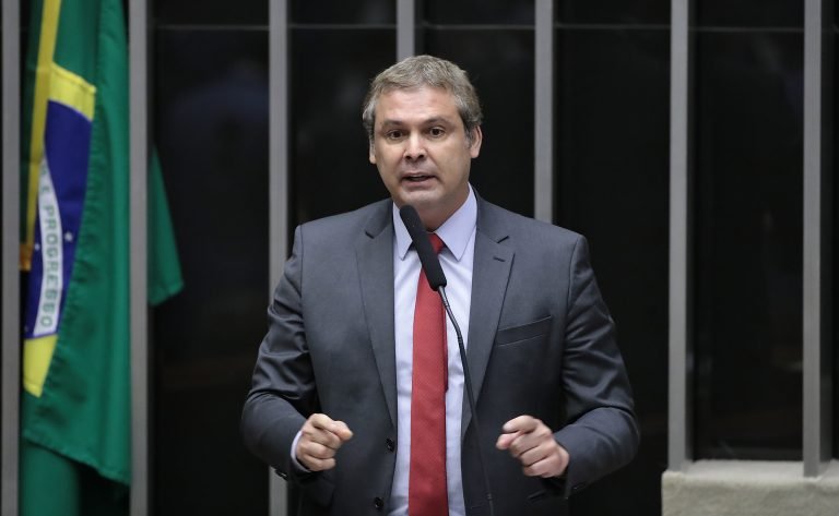 Discussão e votação de propostas. Dep. Lindbergh Farias (PT - RJ)