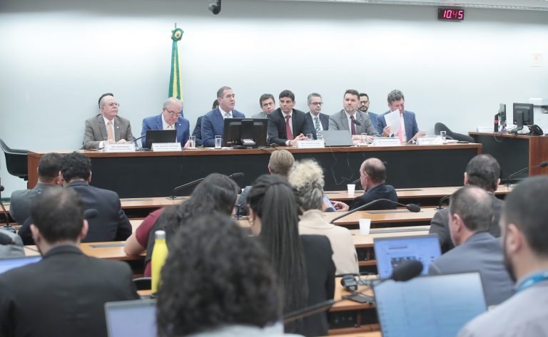 Coletiva de imprensa dos Membros do GT para apresentação do Relatório