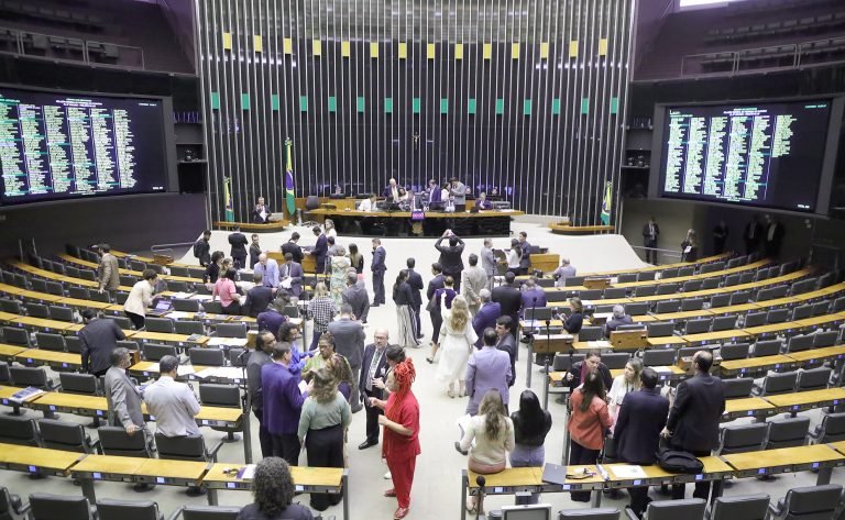 Discussão e votação de propostas. Presidente da Câmara dos Deputados, Arthur Lira