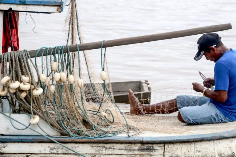 Trabalho - geral - trabalhador pescador artesanal pescadores