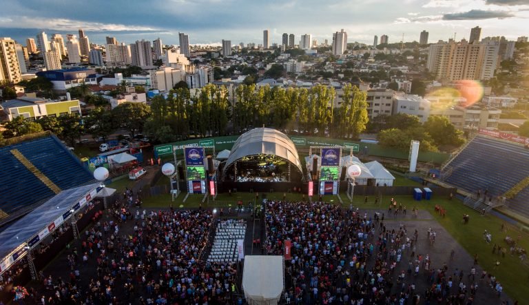 Cultura - música - shows eventos apresentações musicais festivais bandas palcos (show comemorativos do Bicentenário de Uberaba-MG, 1/3/20)