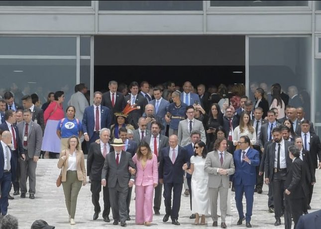 Representantes dos três poderes participaram do ato