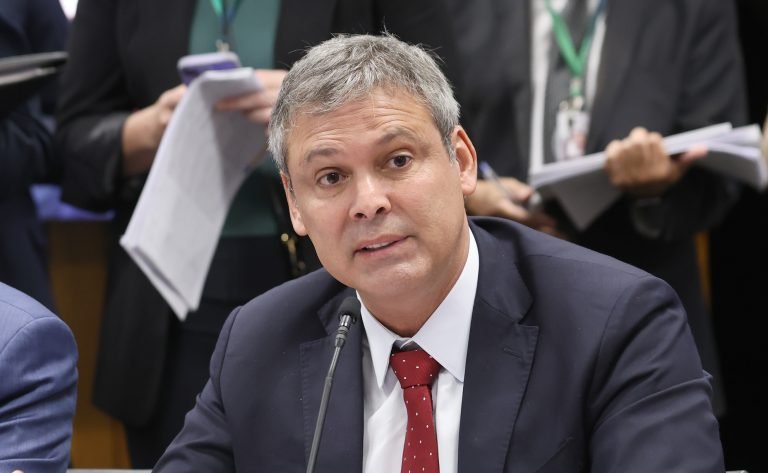 Deputado Lindbergh Farias na reunião de líderes