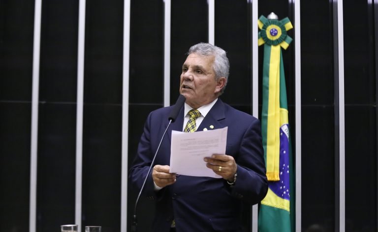Deputado Alberto Fraga (PL-DF) fala no Plenário da Câmara dos Deputados