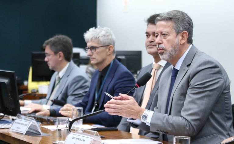 Discussão e votação do parecer do relator, dep. Arthur Lira. Dep. Arthur Lira (PP - AL)