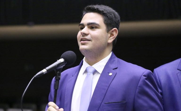 Discussão e votação de propostas legislativas. Dep. Icaro de Valmir (PL-SE)