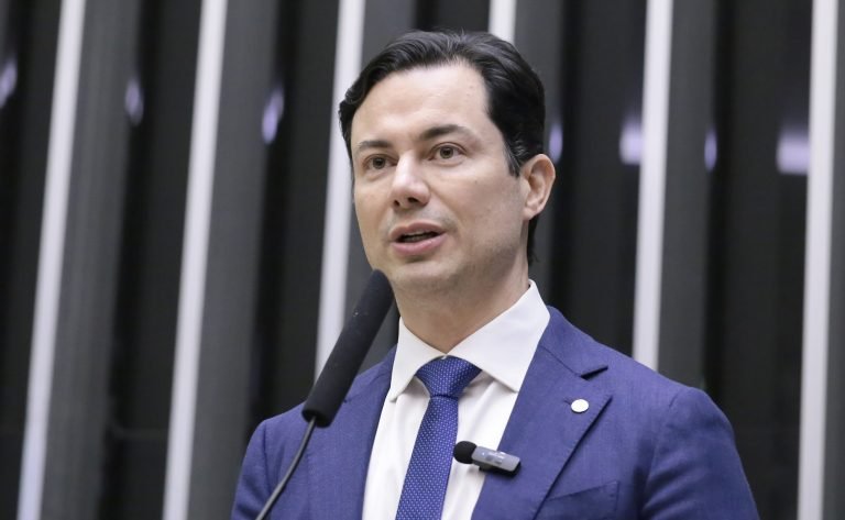 Deputado Clodoaldo Magalhães (PV-PE) fala no Plenário da Câmara dos Deputados