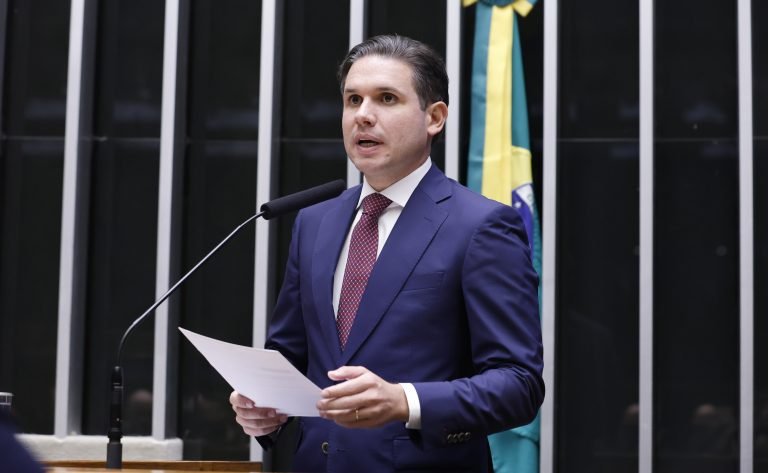Destinada a inaugurar a 4ª Sessão Legislativa Ordinária da 57ª Legislatura. Presidente da Câmara dos Deputados, Hugo Motta (REPUBLICANOS - PB).