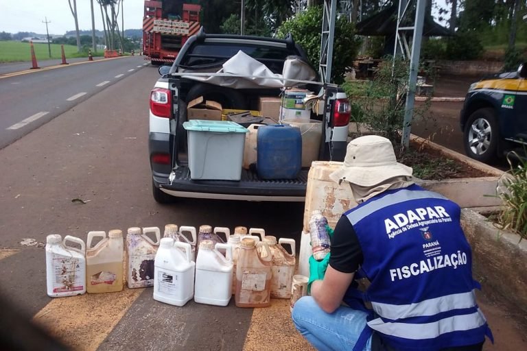 Agropecuária - agrotóxicos - fiscalização apreensão agrotóxicos ilegais defensivos agrícolas contaminação (ADAPAR - Agência de Defesa Agropecuária do Paraná)
