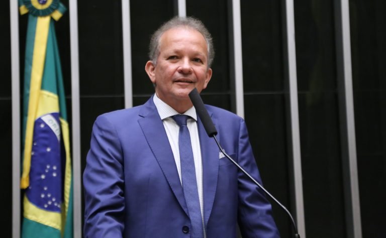 Discussão e votação de propostas legislativas. Dep. André Figueiredo (PDT-CE)