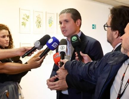 Motta concede entrevista coletiva