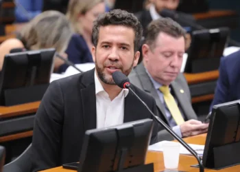 PGR concorda com quebra de sigilos bancário e fiscal de Janones 