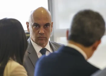 Bolsonaro pede afastamento de Alexandre de Moraes de relatoria