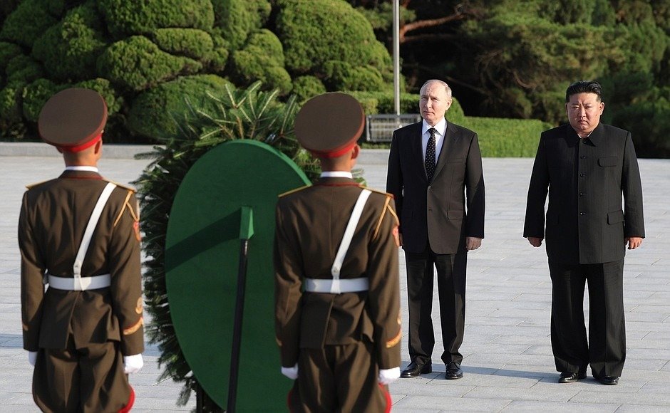 Giro Internacional destaca o encontro de Putin e o líder norte-coreano