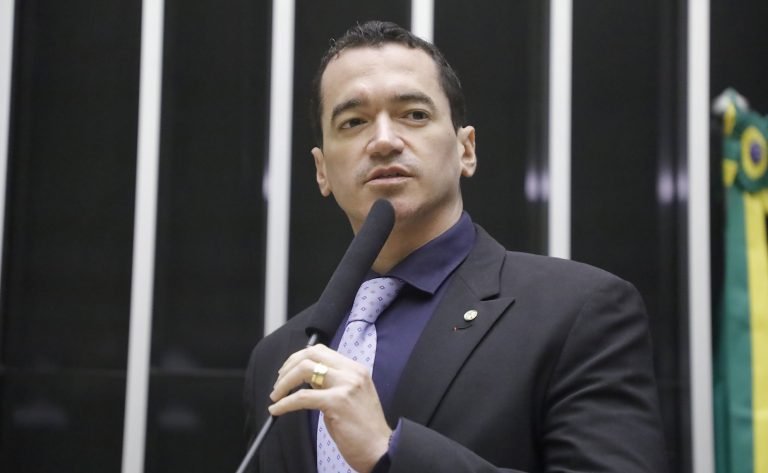 Discussão e votação de propostas legislativas. Dep. Alexandre Guimarães (MDB - TO)