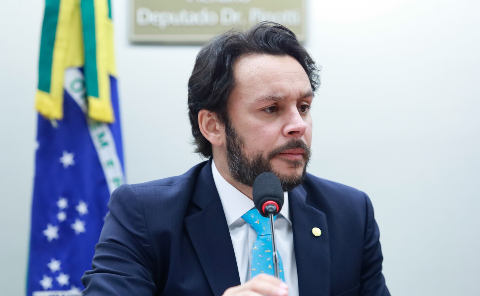 Audiência Pública - Proposta de redução da semana de trabalho - PEC 6x1. Dep. Mário Negromonte Jr. (PP-BA) deputado mário negromonte preside reunião da comissão