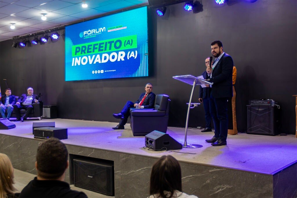 Prefeito Inovador 2025: Macaé recebe título em Fórum de Cidades Digitais e Inteligentes Prefeito Inovador 2025: Macaé recebe título em Fórum de Cidades Digitais e Inteligentes