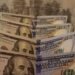 Dólar cai para R$ 5,66 após Copom e acordo entre EUA e Reino Unido