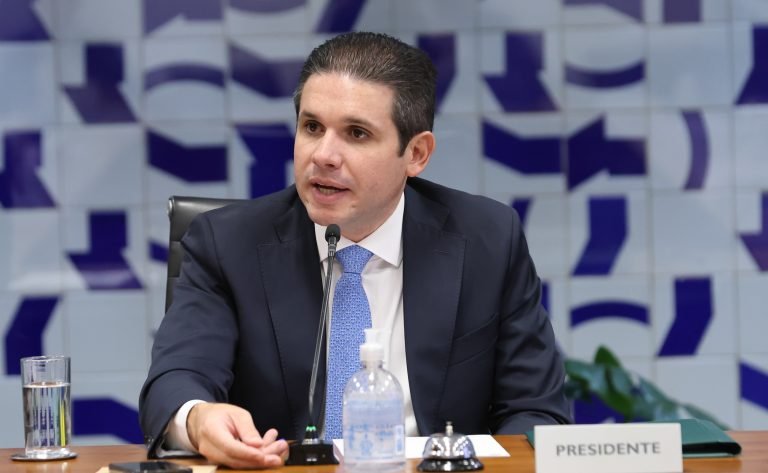 Hugo Motta na reunião de líderes