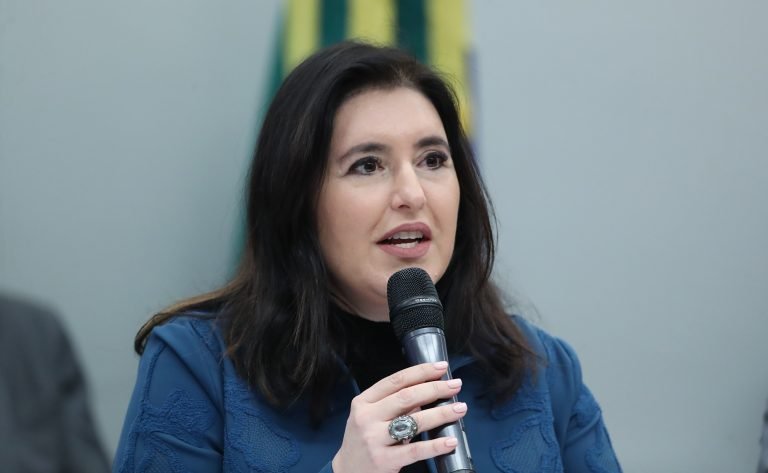 Ministra do Planejamento e Orçamento, Simone Tebet, em audiência na Câmara dos Deputados
