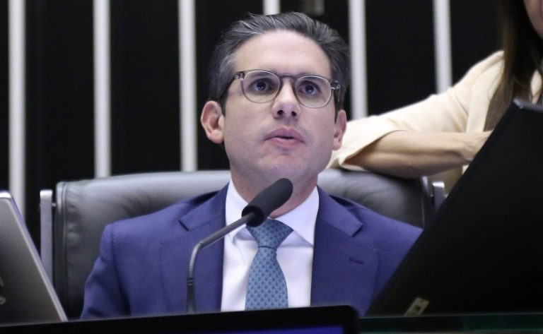 Proposições remanescentes da Sessão Anterior. Presidente da Câmara dos Deputados, Hugo Motta (REPUBLICANOS - PB)