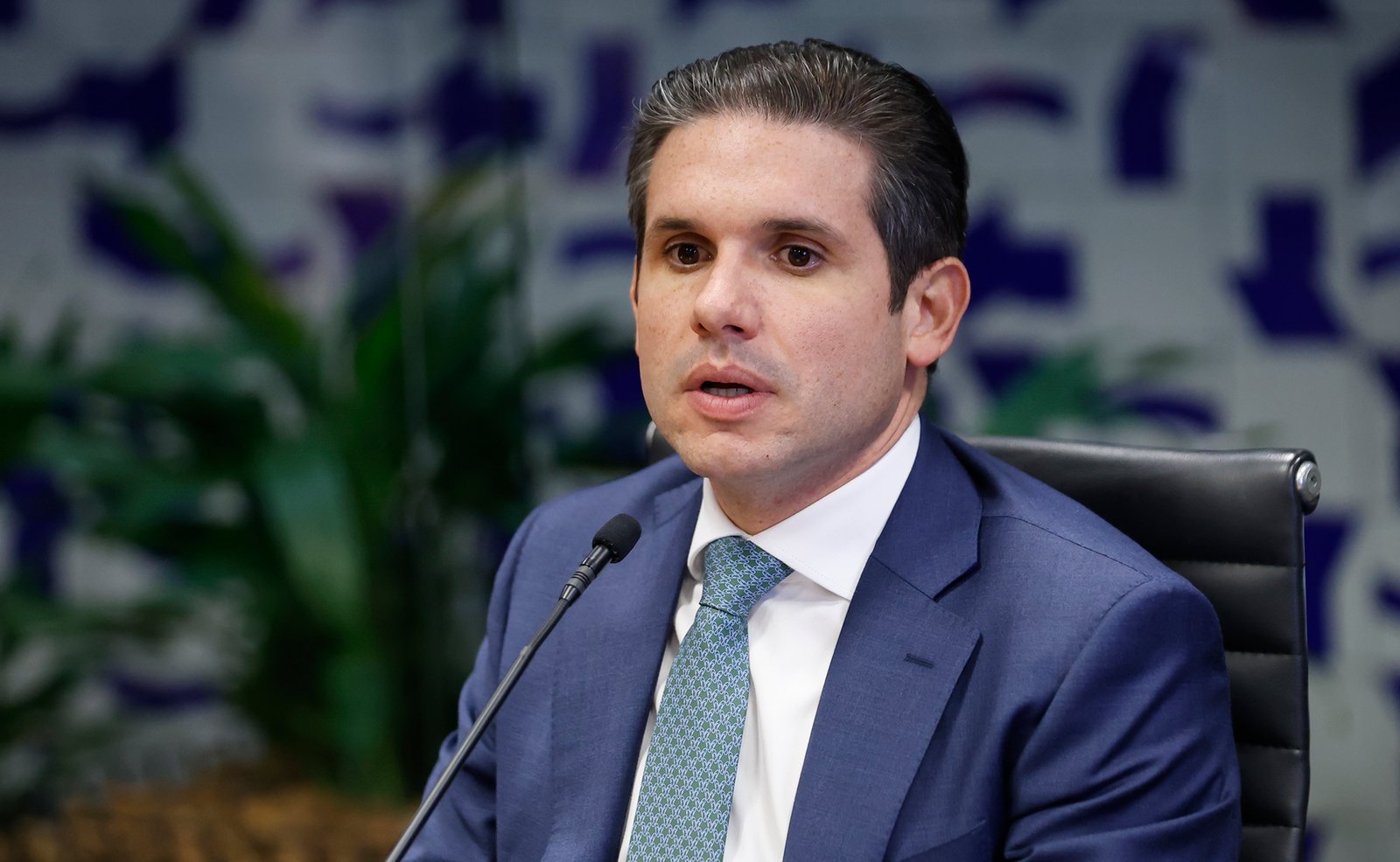 Hugo motta na reunião de líderes