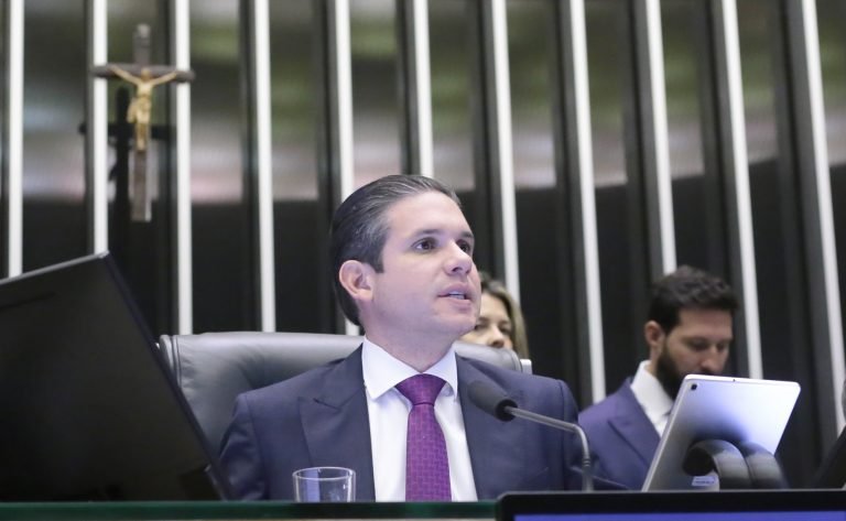 Debate sobre a proteção de crianças e adolescentes em ambientes digitais. Presidente da Câmara dos Deputados, Hugo Motta (REPUBLICANOS - PB)