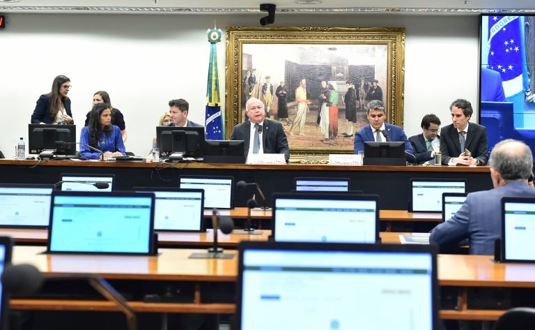 Discussão e votação de propostas legislativas. Dep. Paulo Azi (UNIÃO - BA). Dep. Diego Garcia (REPUBLICANOS - PR)