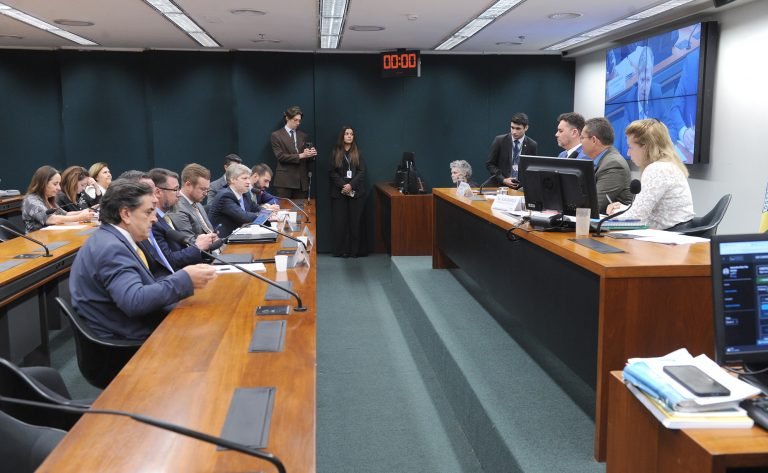 Oitivas de testemunhas e de representados