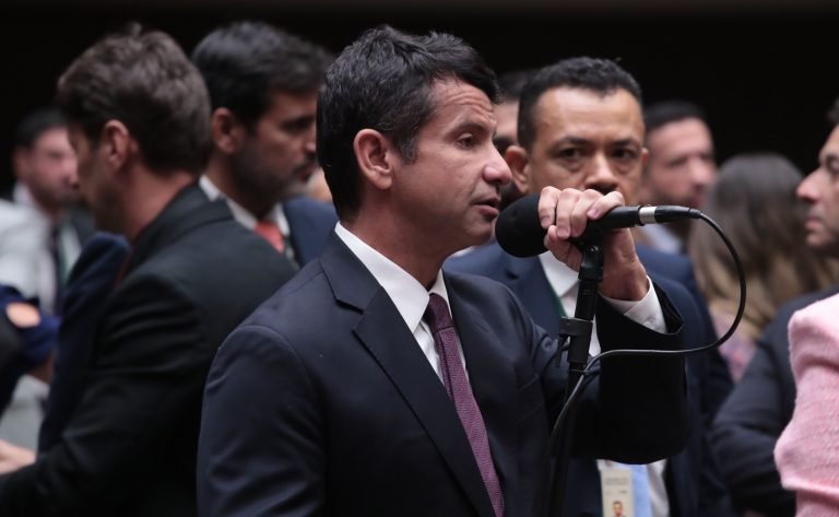 Discussão e votação de propostas legislativas. Dep. Doutor Luizinho (PP - RJ)