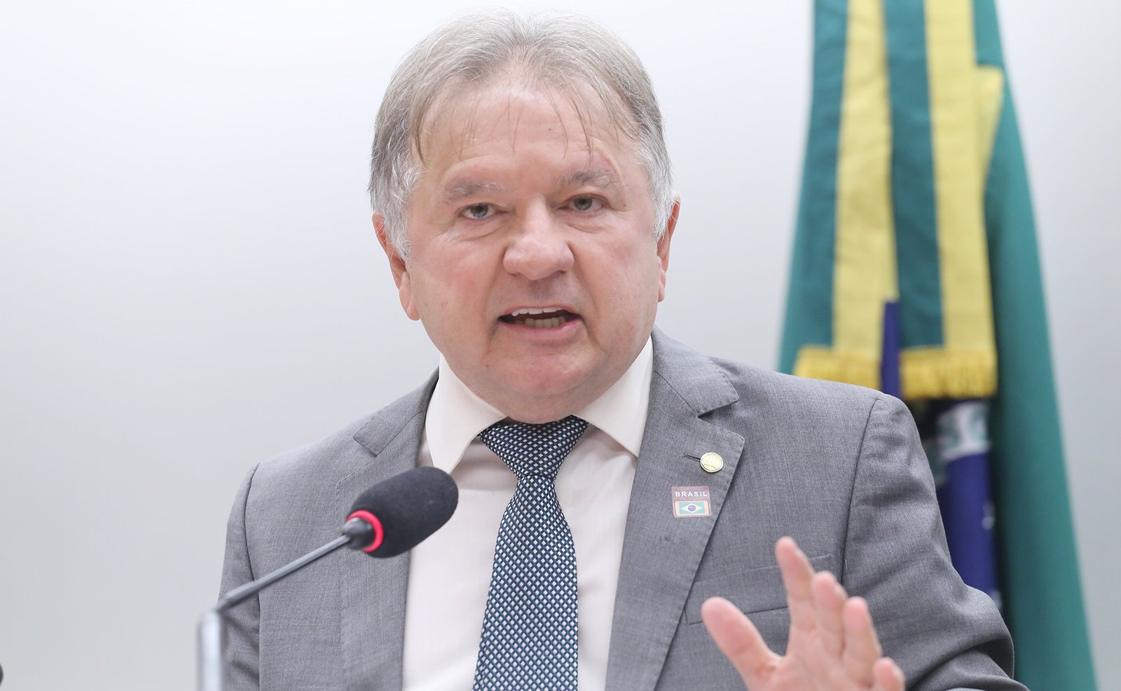 Audiência Pública - Oscilações e repasses nos preços da gasolina e do óleo diesel. Dep. Merlong Solano (PT - PI) Comissão de Finanças e Tributação