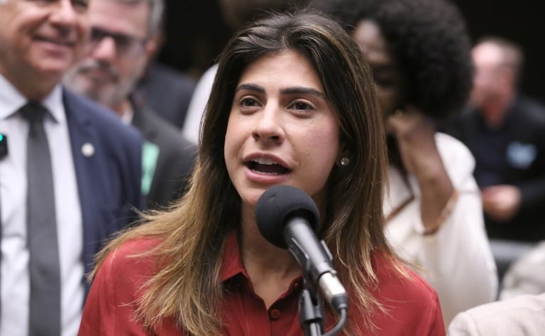 Homenagem aos 46 anos de fundação do Partido dos Trabalhadores – PT. Dep. Camila Jara (PT - MS)