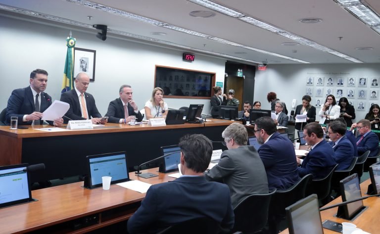 Apreciação de pareceres. Dep. Moses Rodrigues (UNIÃO - CE). Dep. Cabo Gilberto Silva (PL - PB). Dep. Fabio Schiochet (UNIÃO-SC)