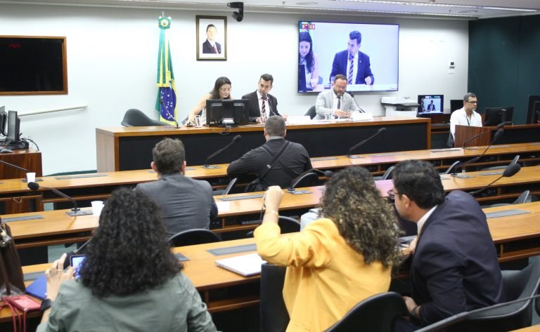 Audiência Pública - Scorecard do Brasil sobre políticas de controle do tabaco. Dep. Padre João (PT - MG) e Deputado Estadual pela Assembleia Legislativa de Minas Gerais, Leleco Pimentel