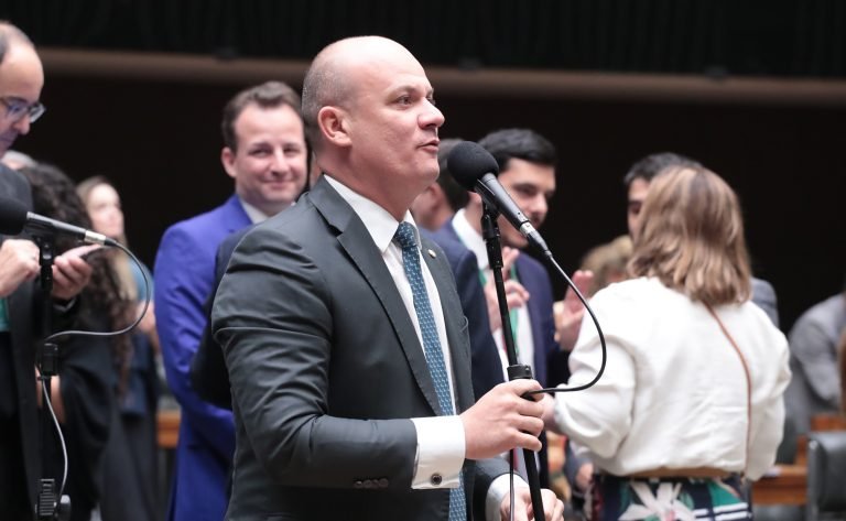 Discussão e votação de propostas legislativas. Dep. Cabo Gilberto Silva (PL-PB)
