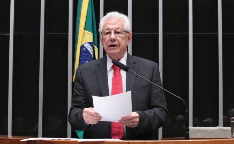 Discussão e votação de propostas legislativas. Dep. Arlindo Chinaglia (PT-SP)
