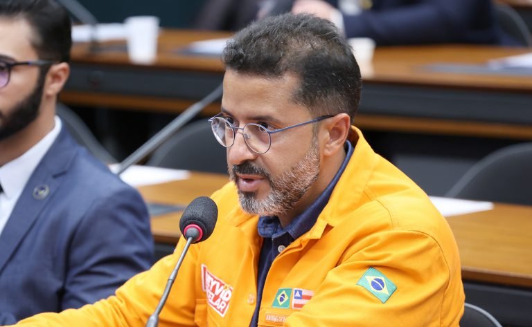 Audiência Pública - Eficiência econômica e fiscal, impactos sociais das subvenções e incentivos ao setor de combustíveis previstos nas Medidas Provisórias nº 1340, 1343 e 1349/2026 e decretos correlatos. Diretor do Departamento de Combustíveis Derivados de Petróleo - Ministério de Minas e Energia (MME), Edie Andreeto Junior.