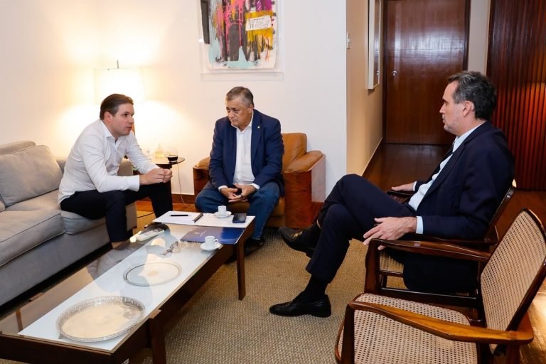Motta se reuniu ontem com os ministros do Planejamento ,Bruno Moretti, e da Secretaria de Relações Institucionais, José Guimarães.