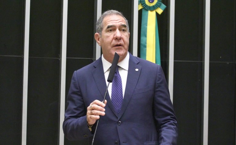 Deputado Luiz Gastão (PSD-CE) fala no Plenário da Câmara dos Deputados