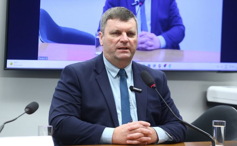 Audiência pública - Cadeia Produtiva do Tabaco. Presidente - Associação dos Municípios Produtores de Tabaco - AMPROTABACO, Gilson Becker