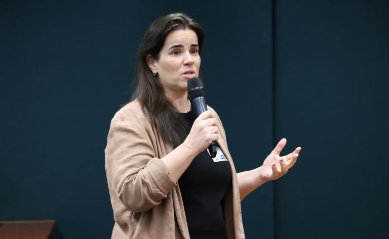 Audiência Pública - Esporte como vetor de desenvolvimento econômico. Presidente do Instituto Sou do Esporte, Fabiana Bentes.