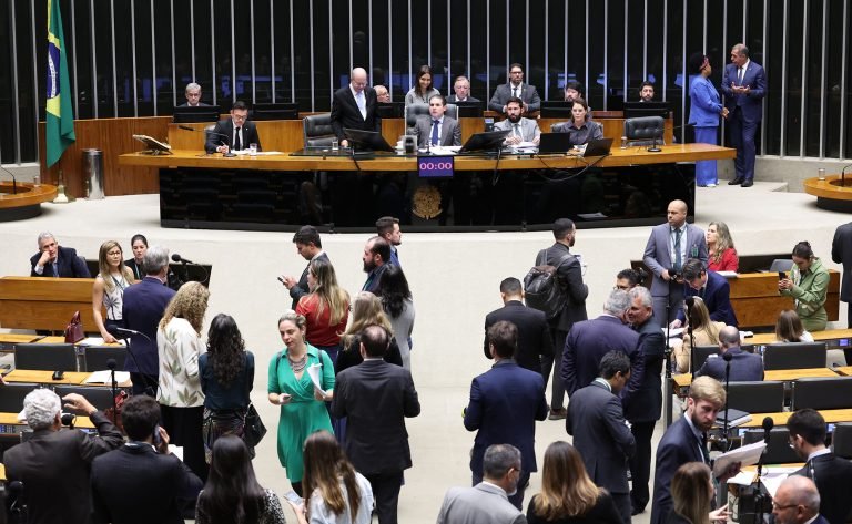 Discussão e votação de propostas legislativas. Presidente da Câmara dos Deputados, Hugo Motta (REPUBLICANOS - PB)