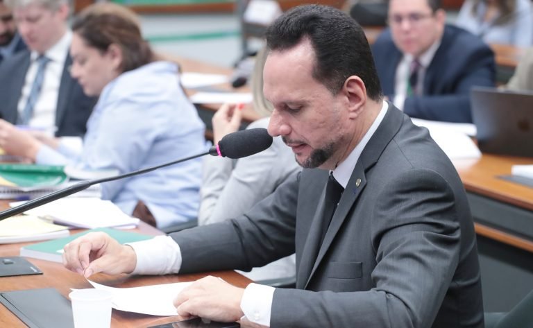 Deputado Josenildo (PDT-AP) fala em comissão da Câmara dos Deputados